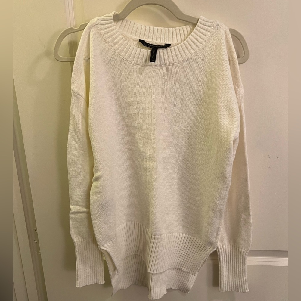 BCBG MAXAZRIA warm white cream cold shoulder cut-out tunic sweater X-Small EUC